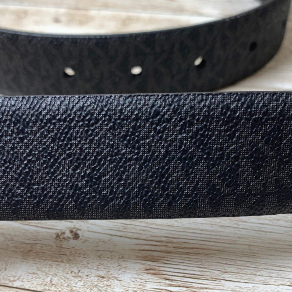 Michael Kors Womens Reversible Belt Black Signature Monogram Gold Buckle XL NEW - Picture 3 of 6